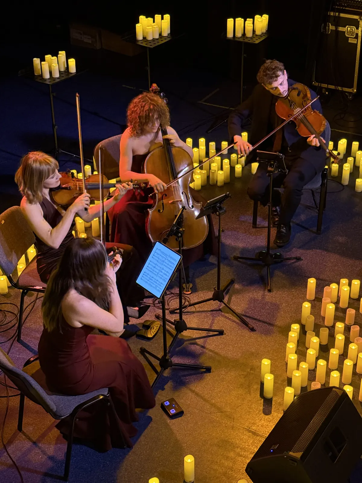 Cały kwartet przy świecach, widok z góry. Koncert przy świecach w Gostyniu, 07.05.2026